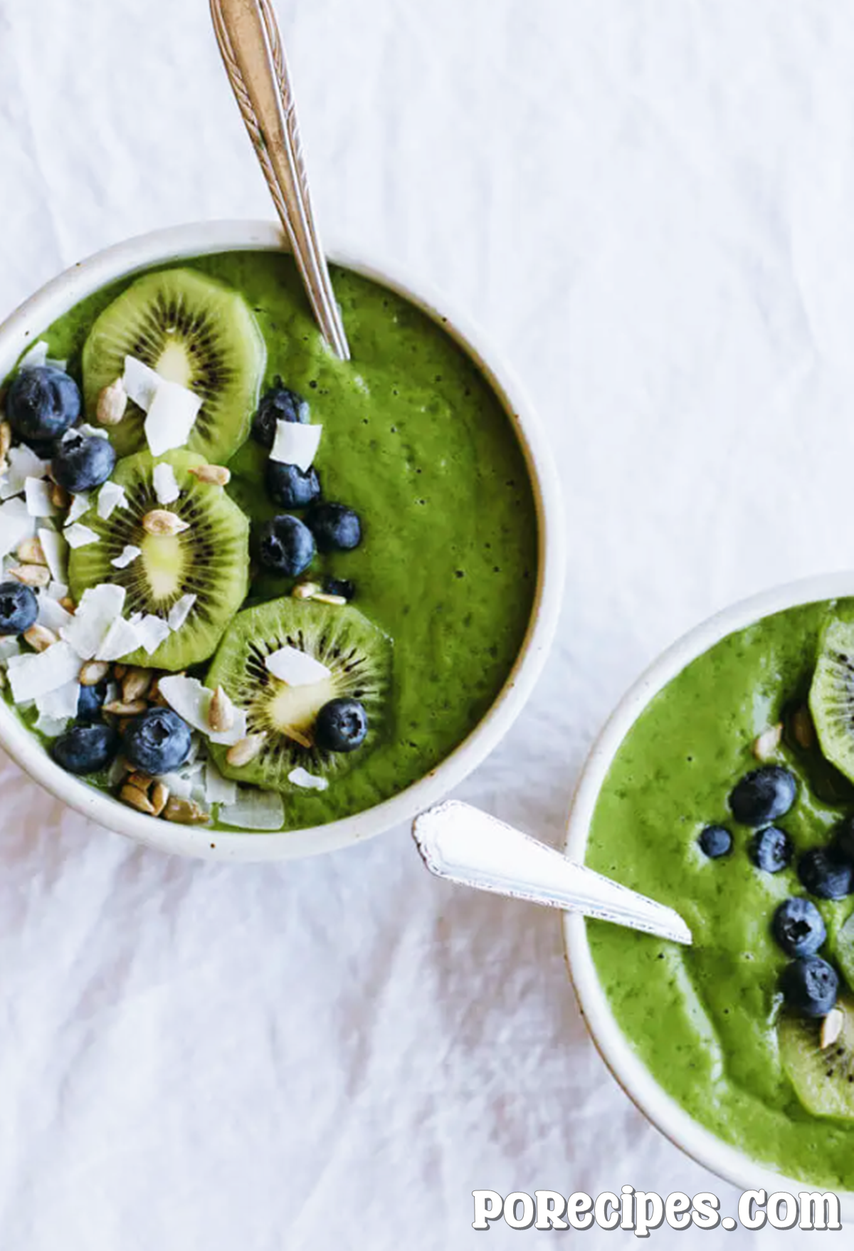 clean-green-smoothie-bowl